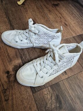 Women’s American Eagle Outfitters Lace-Panel High Top Sneakers - Cream Color